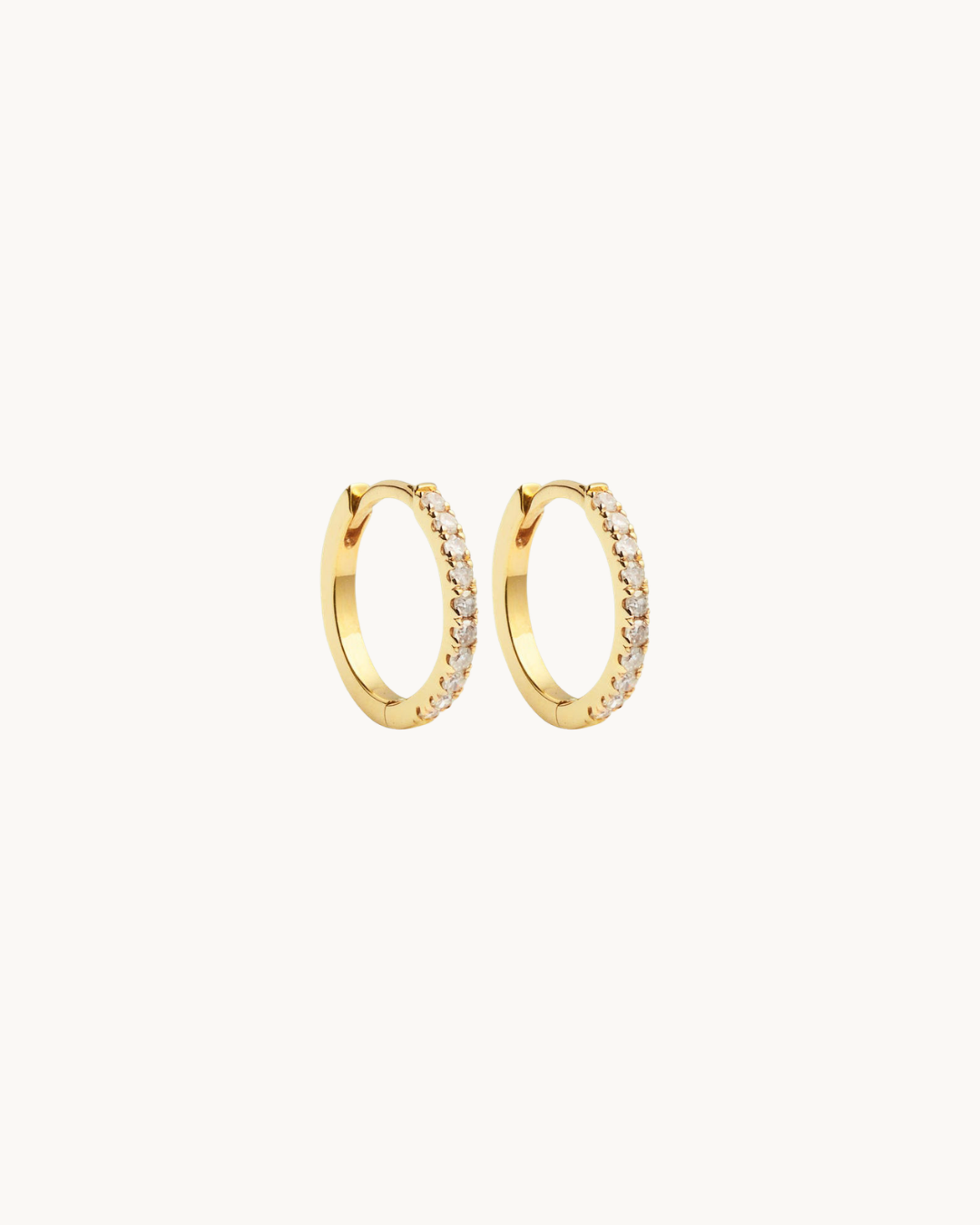 La Boucle Aurore Doré — Boucles d'oreilles demi-anneau pavé cristaux dorées en argent 925 | Maison Orynn